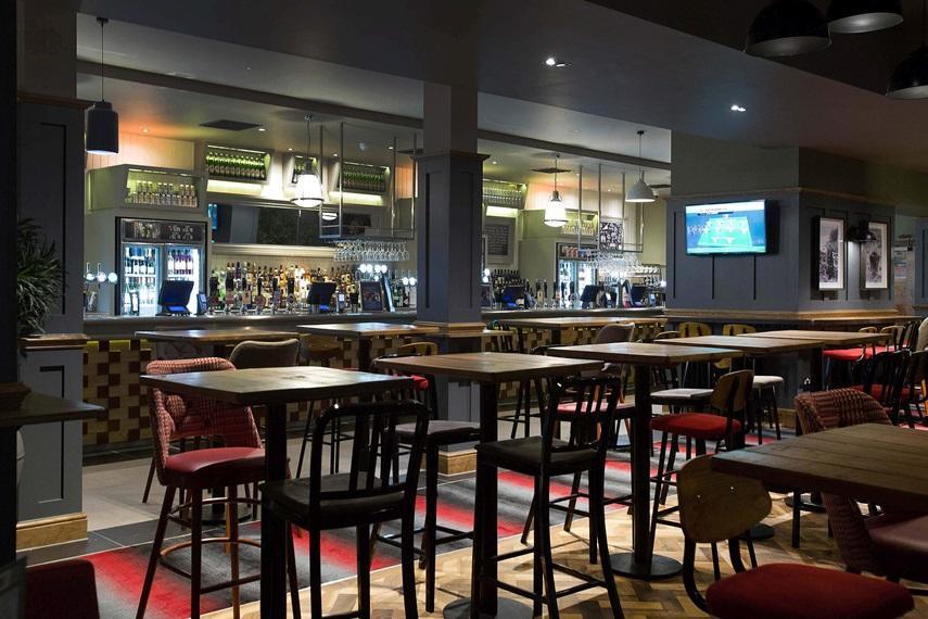Jolly'S Hotel Wetherspoon Dundee Extérieur photo